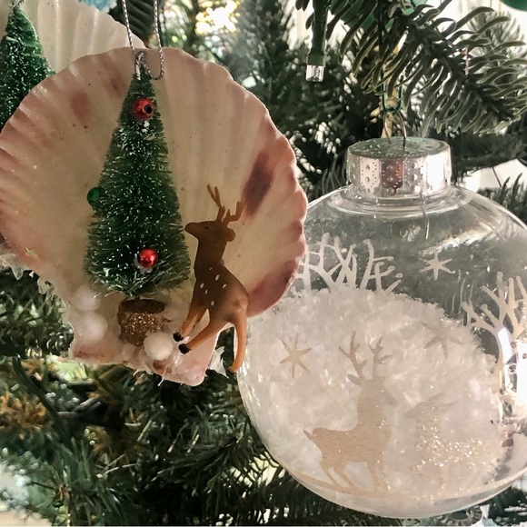 NEW! White Scallop Seashell Reindeer Christmas Ornament - Picture 3 of 5